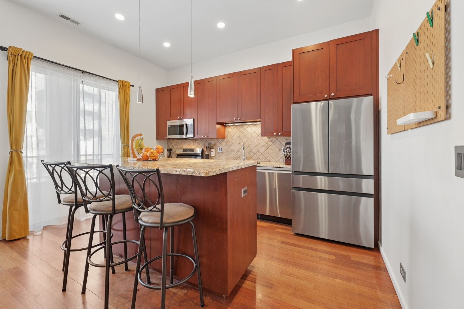 1735 N Western Ave #2 Chicago, IL 60647