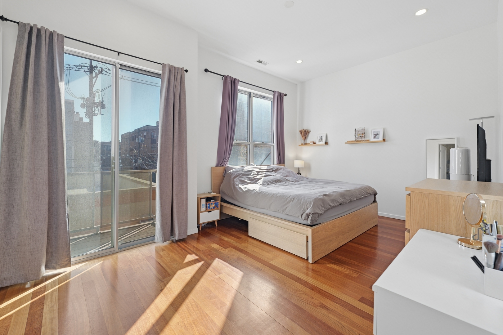 1735 N Western Ave #2 Chicago, IL 60647