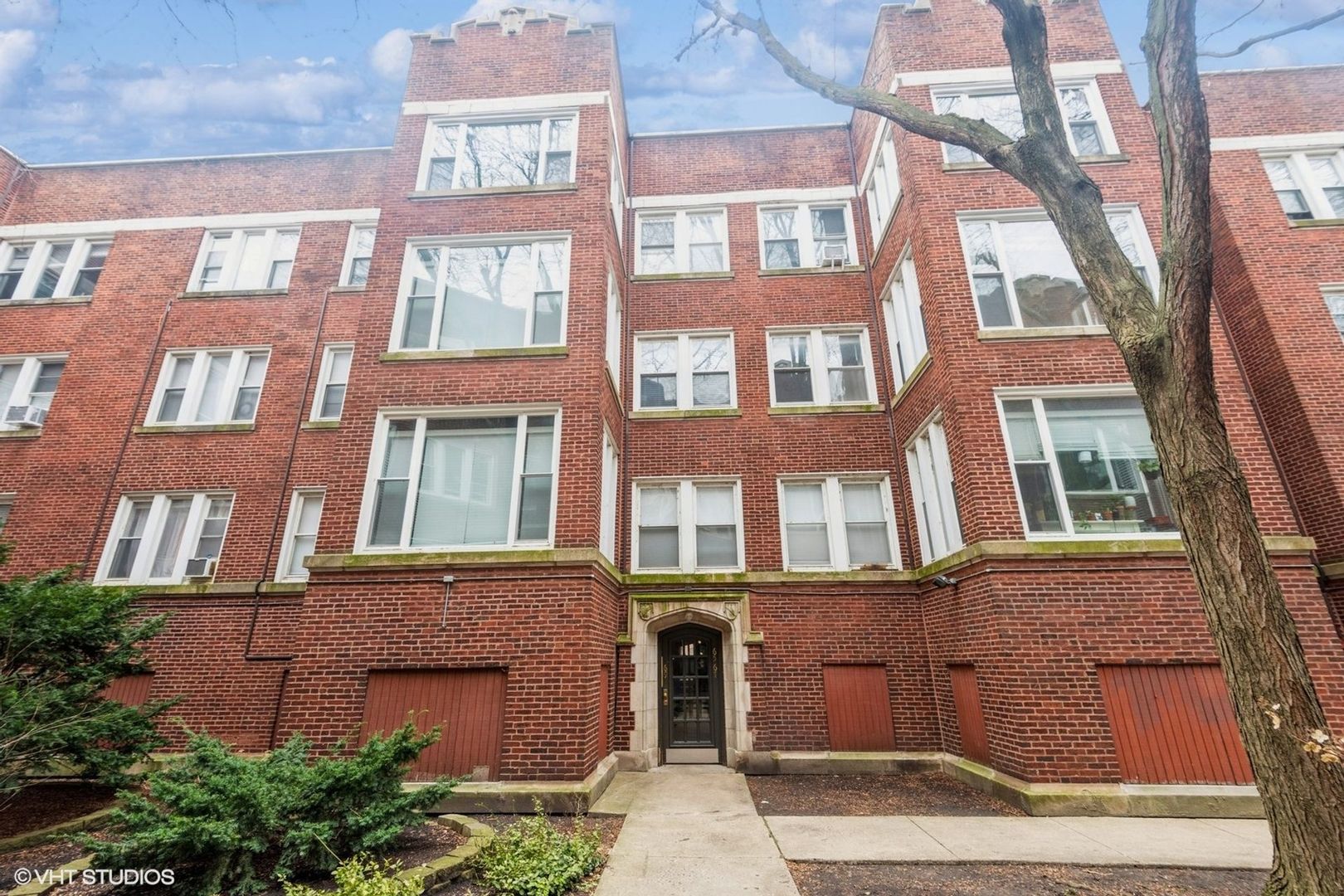 6585 N Lakewood Ave #3
