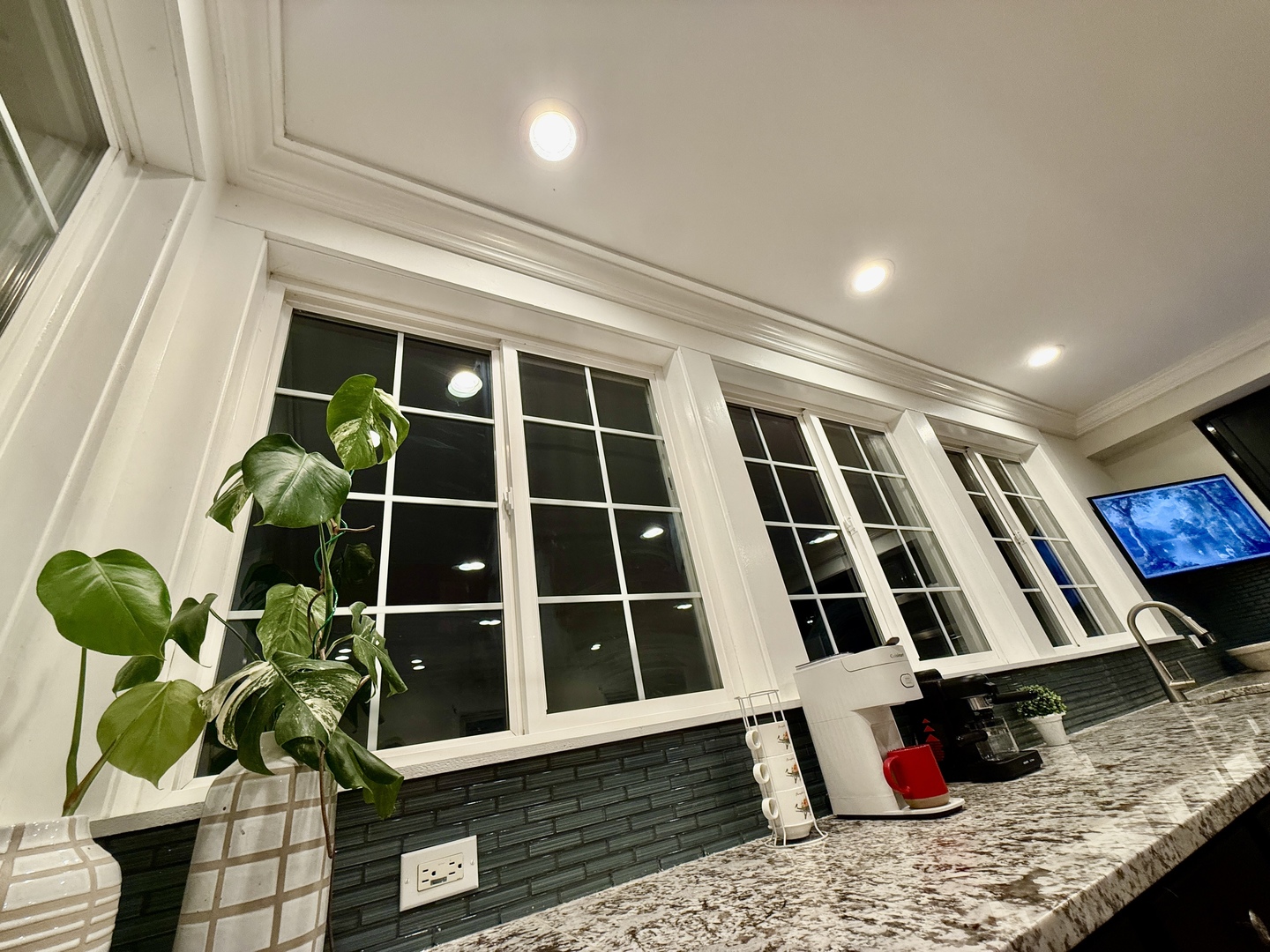 747 Delius St Aurora, IL 60505