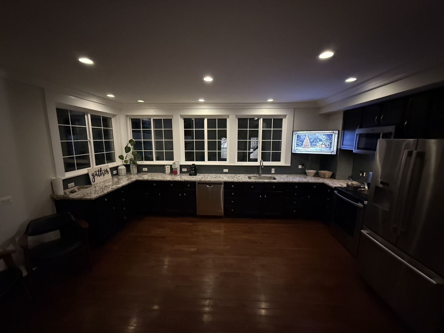 747 Delius St Aurora, IL 60505