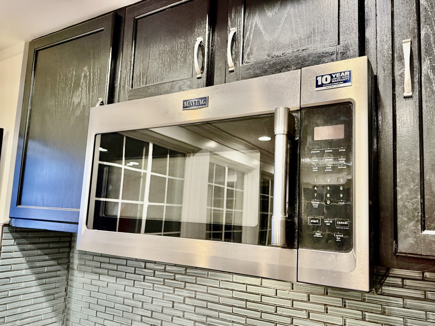 747 Delius St Aurora, IL 60505