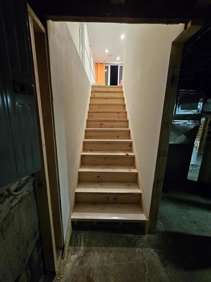 747 Delius St Aurora, IL 60505