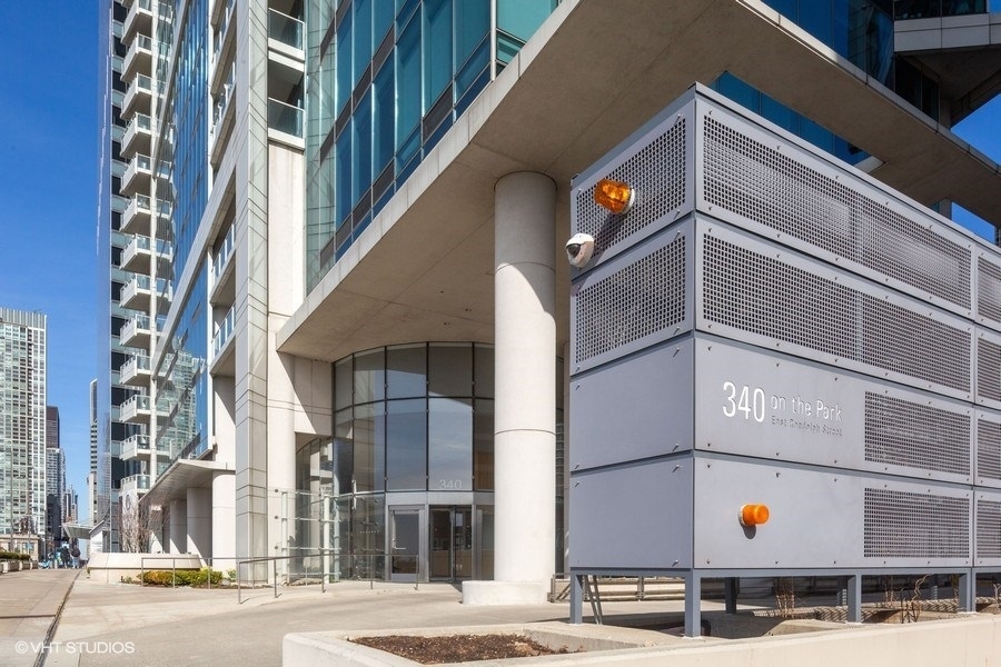 340 E RANDOLPH St #905 Chicago, IL 60601