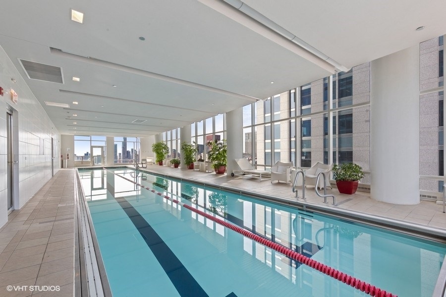 340 E RANDOLPH St #905 Chicago, IL 60601