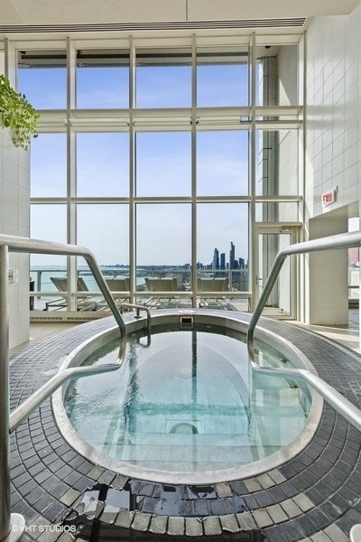 340 E RANDOLPH St #905 Chicago, IL 60601