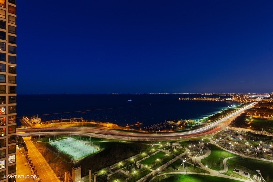 340 E RANDOLPH St #905 Chicago, IL 60601