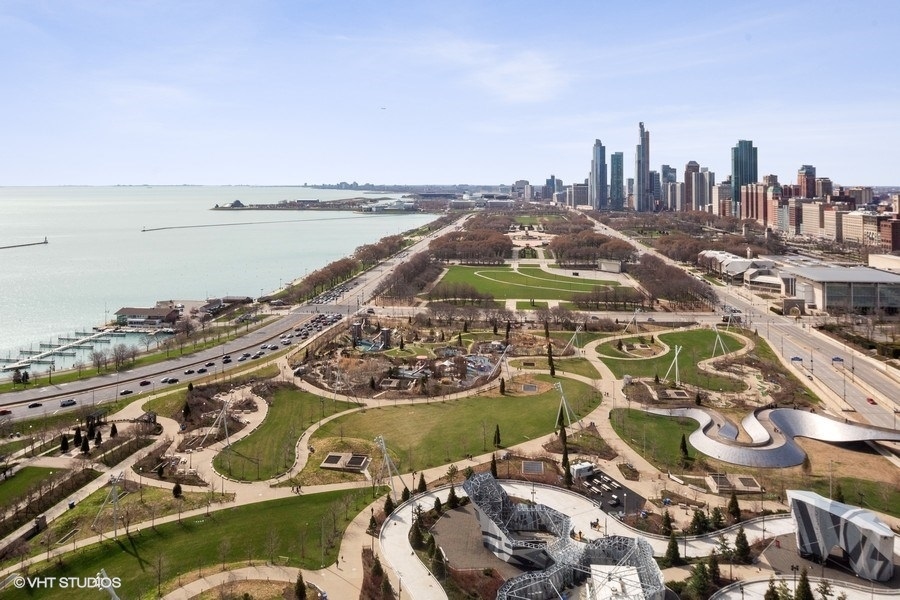 340 E RANDOLPH St #905 Chicago, IL 60601