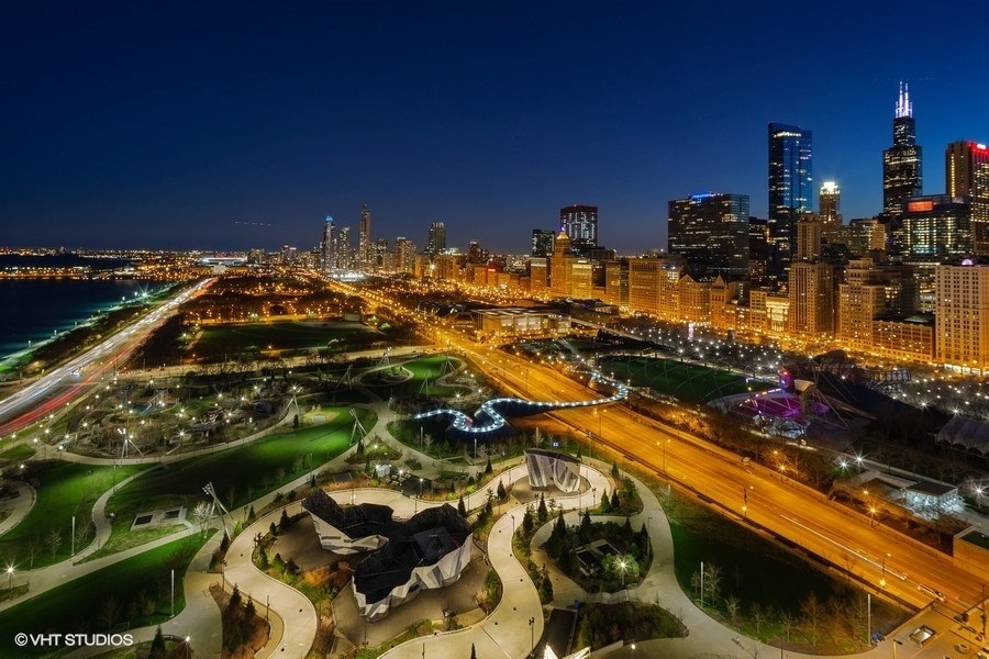 340 E RANDOLPH St #905 Chicago, IL 60601