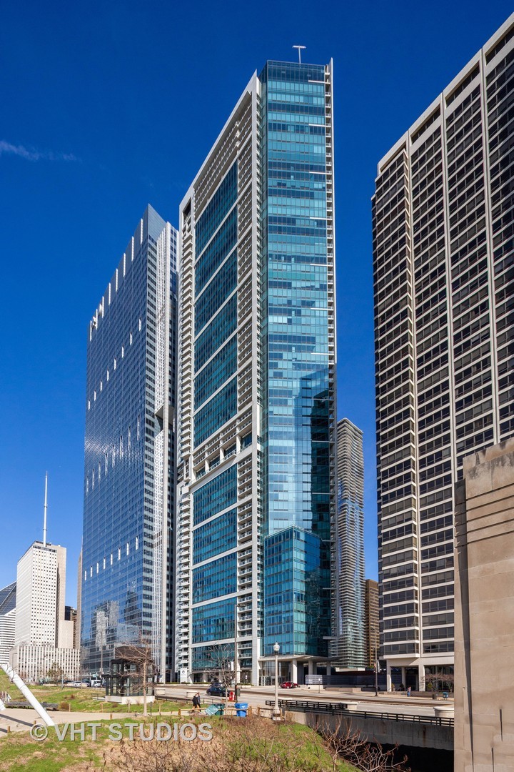 340 E RANDOLPH St #905 Chicago, IL 60601