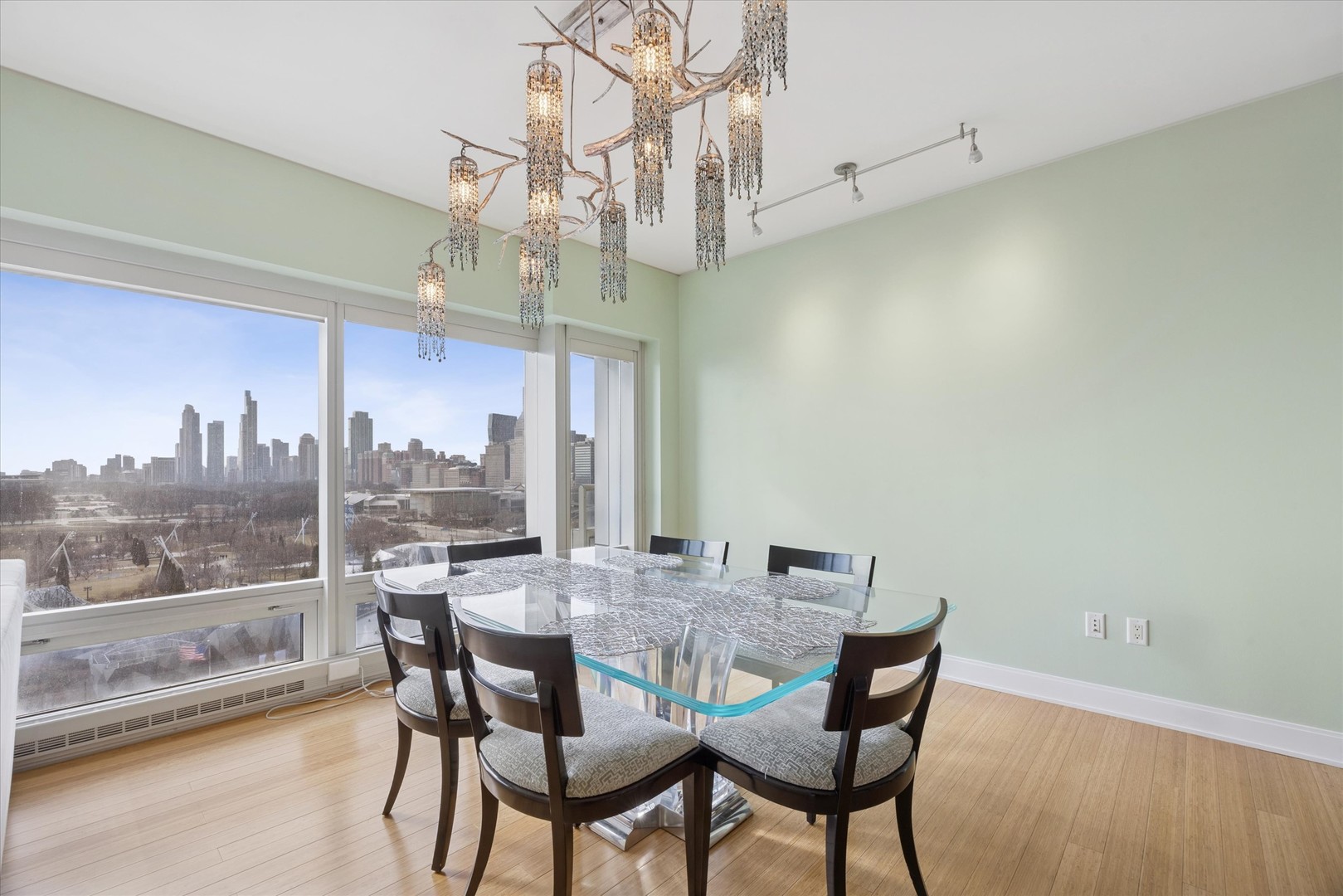 340 E RANDOLPH St #905 Chicago, IL 60601