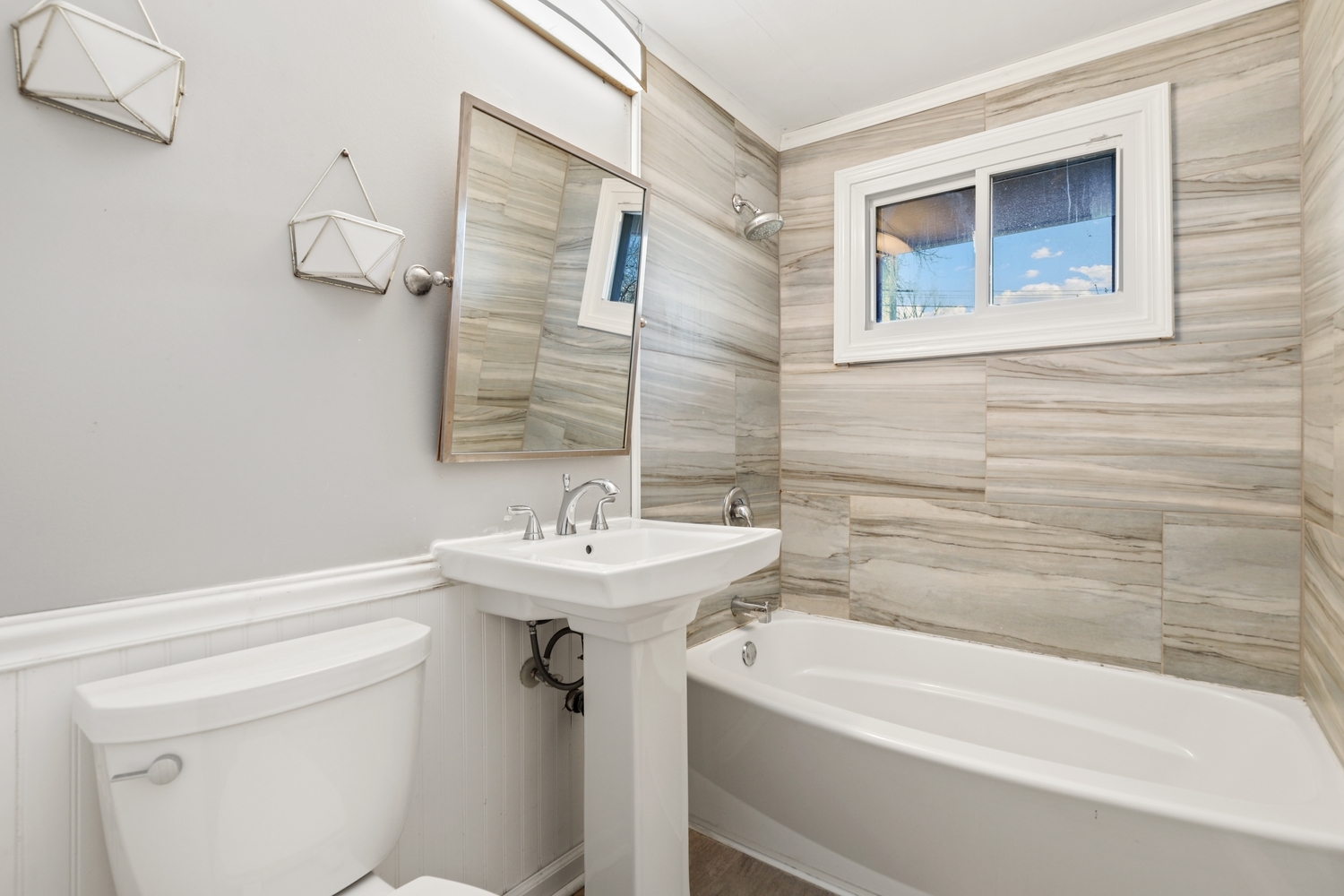 713 Lois Pl Joliet, IL 60435