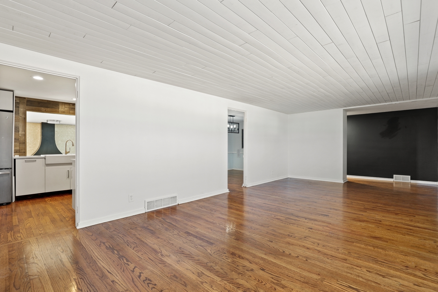 713 Lois Pl Joliet, IL 60435