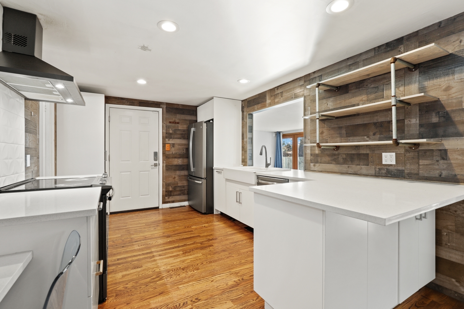 713 Lois Pl Joliet, IL 60435