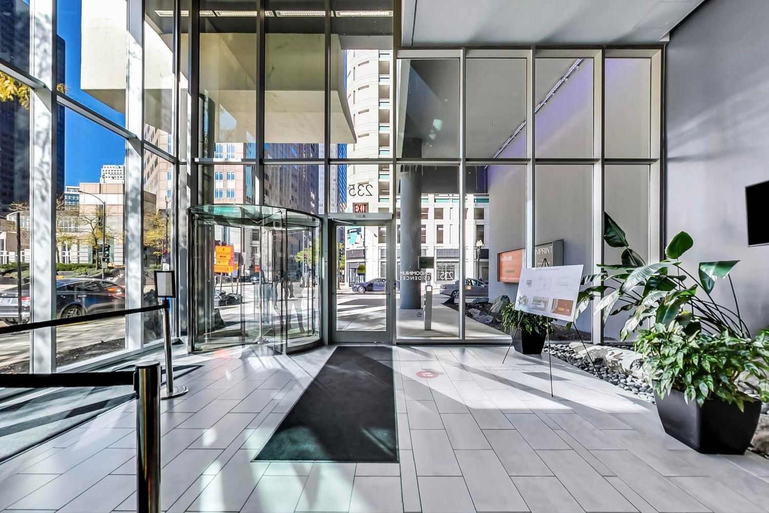 235 W VAN BUREN St #1517 Chicago, IL 60607