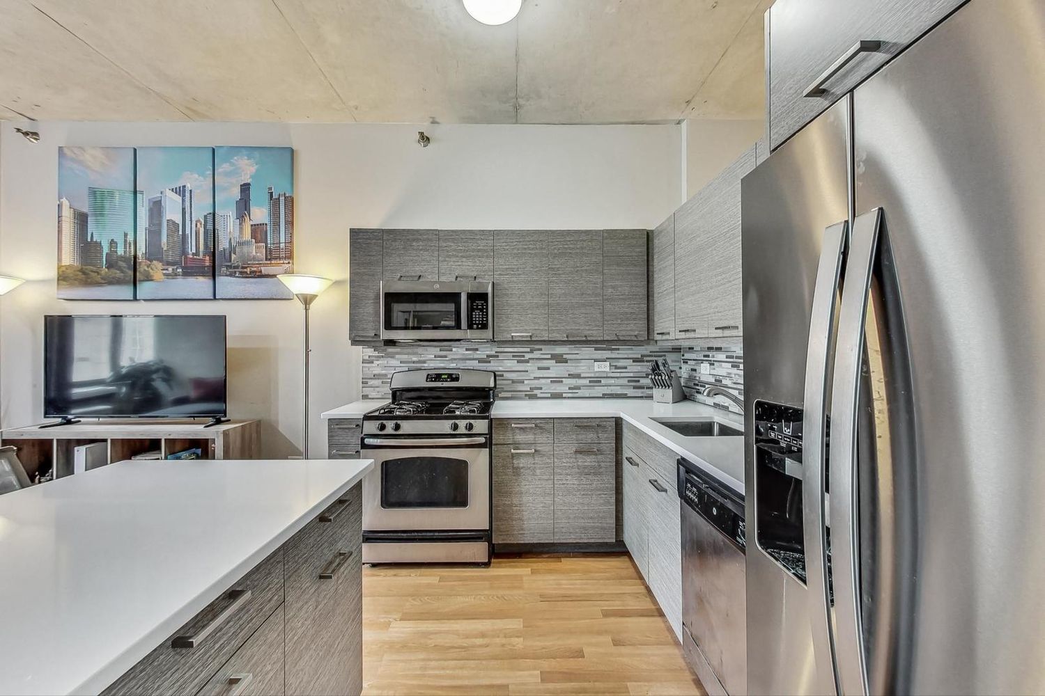 235 W VAN BUREN St #1517 Chicago, IL 60607