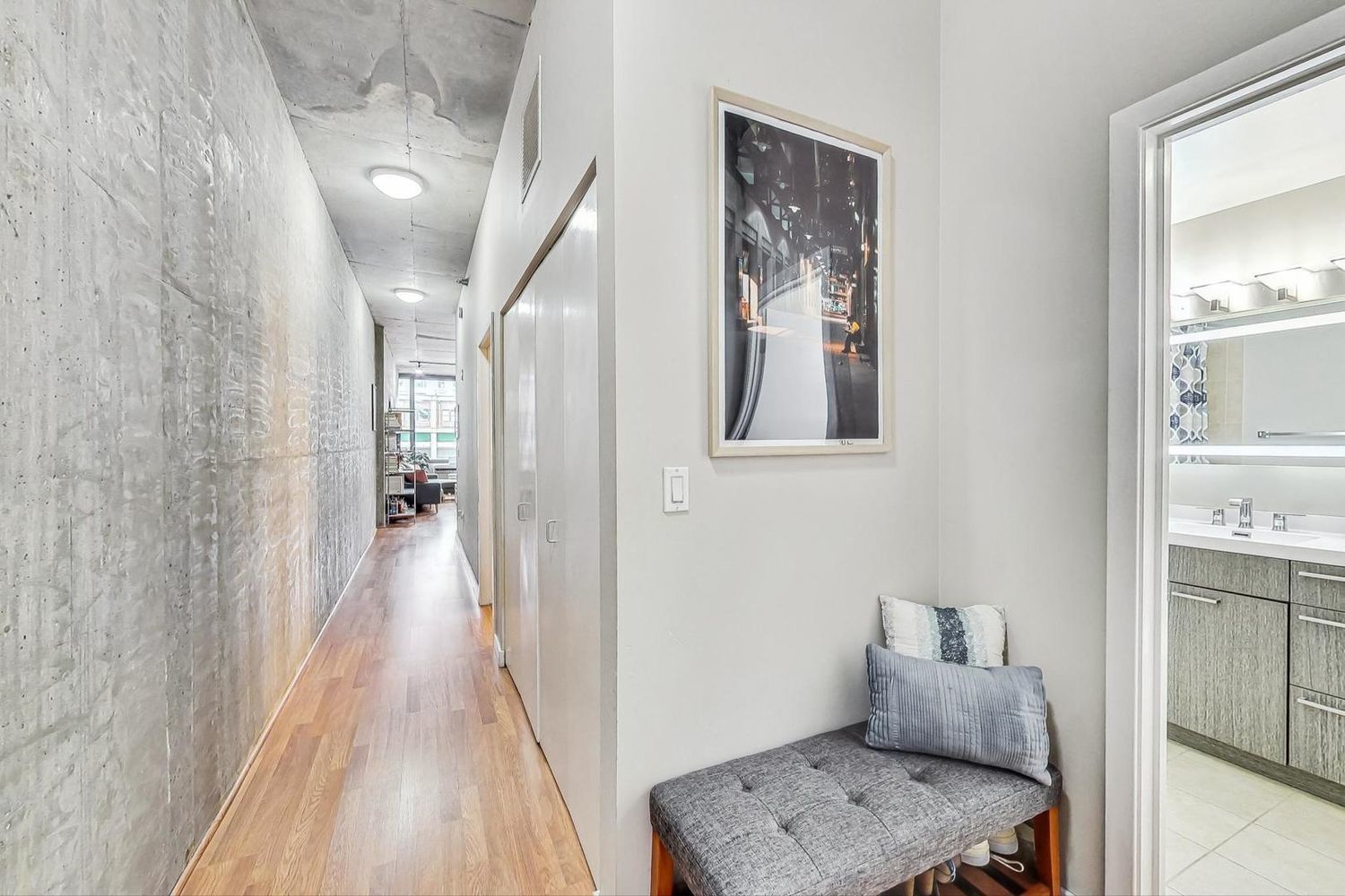 235 W VAN BUREN St #1517 Chicago, IL 60607