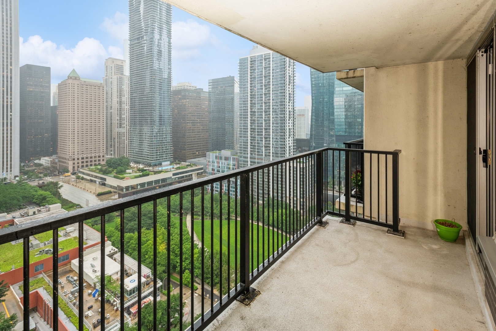 400 E Randolph St #1624