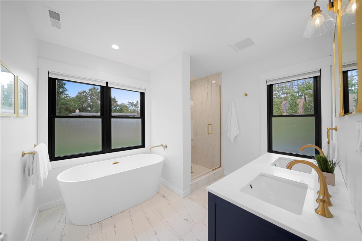 4072 Bunker Ln Wilmette, IL 60091