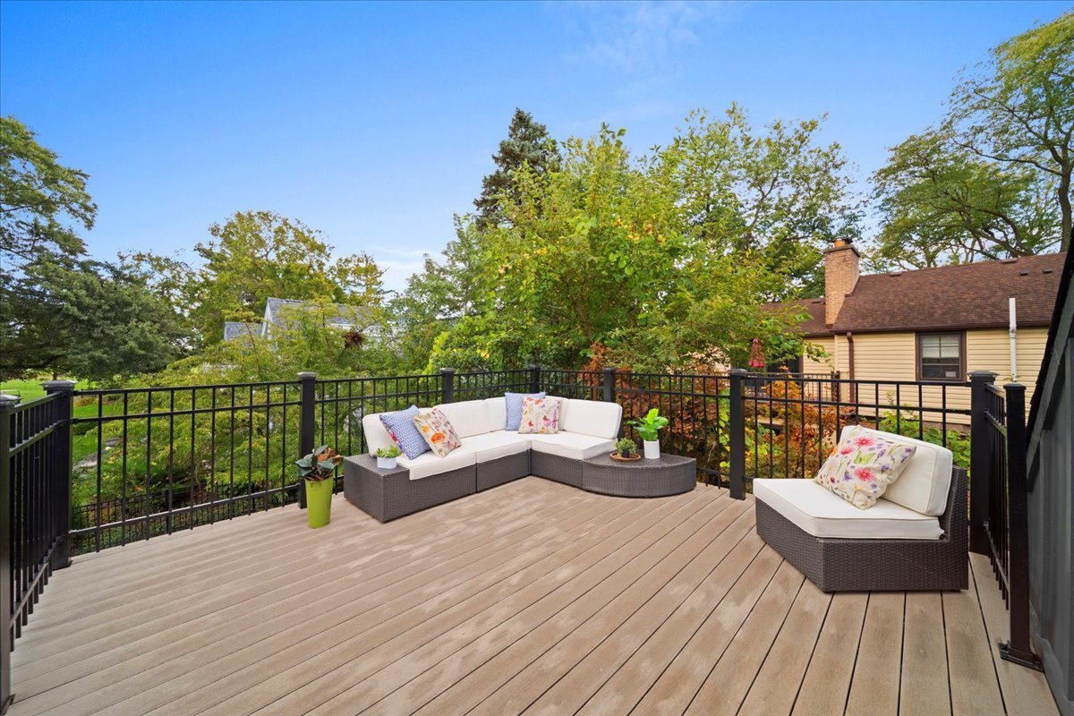 4072 Bunker Ln Wilmette, IL 60091