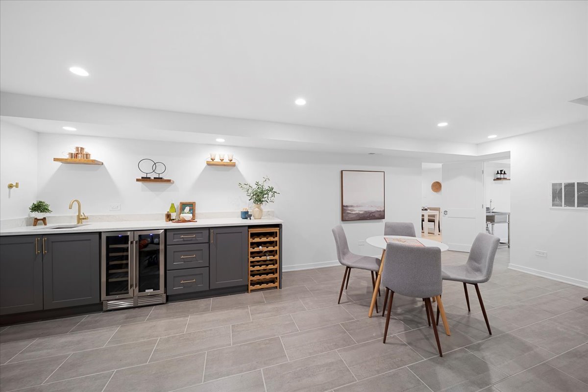 4072 Bunker Ln Wilmette, IL 60091