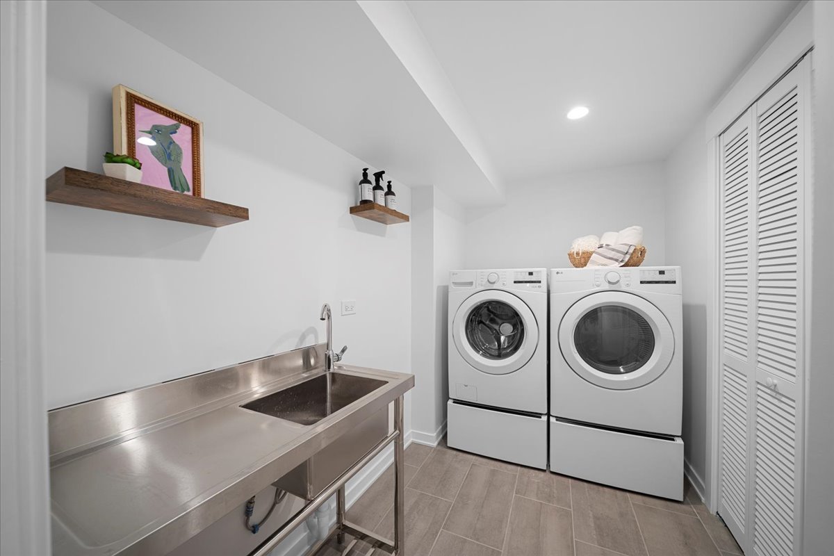 4072 Bunker Ln Wilmette, IL 60091