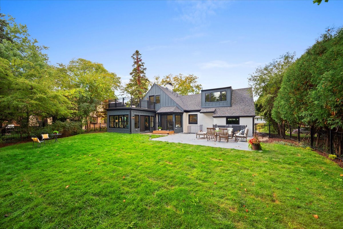 4072 Bunker Ln Wilmette, IL 60091