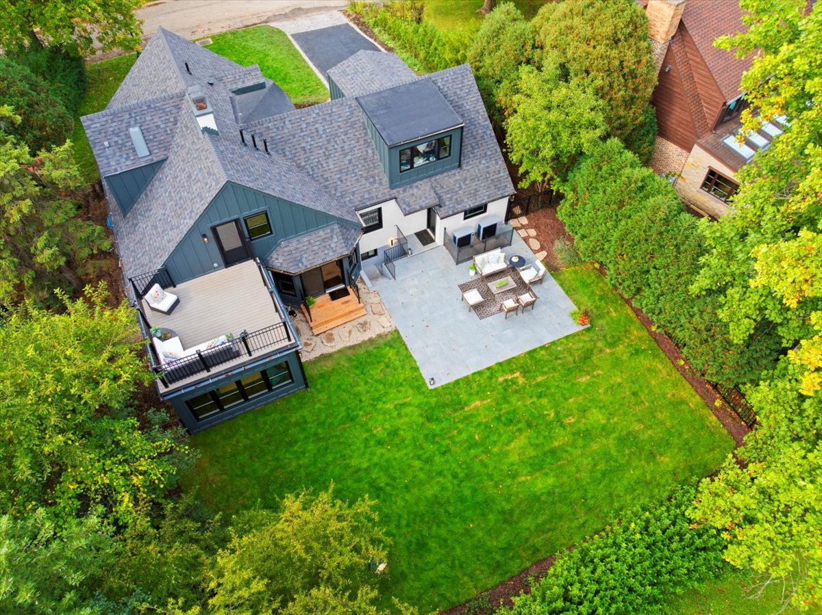 4072 Bunker Ln Wilmette, IL 60091