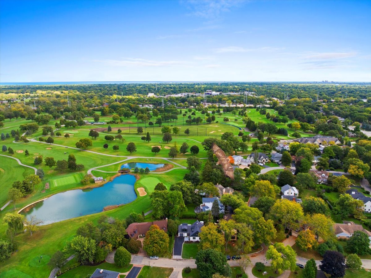 4072 Bunker Ln Wilmette, IL 60091