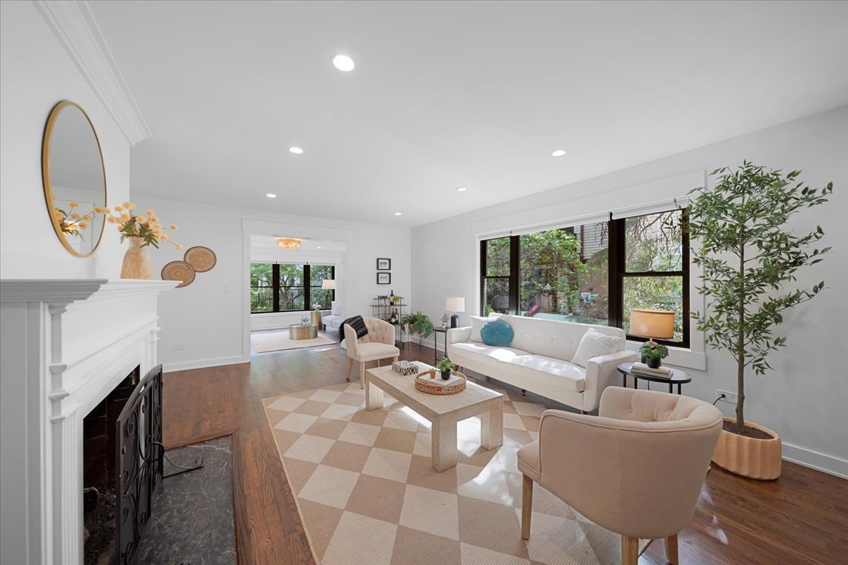 4072 Bunker Ln Wilmette, IL 60091