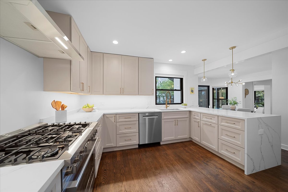 4072 Bunker Ln Wilmette, IL 60091