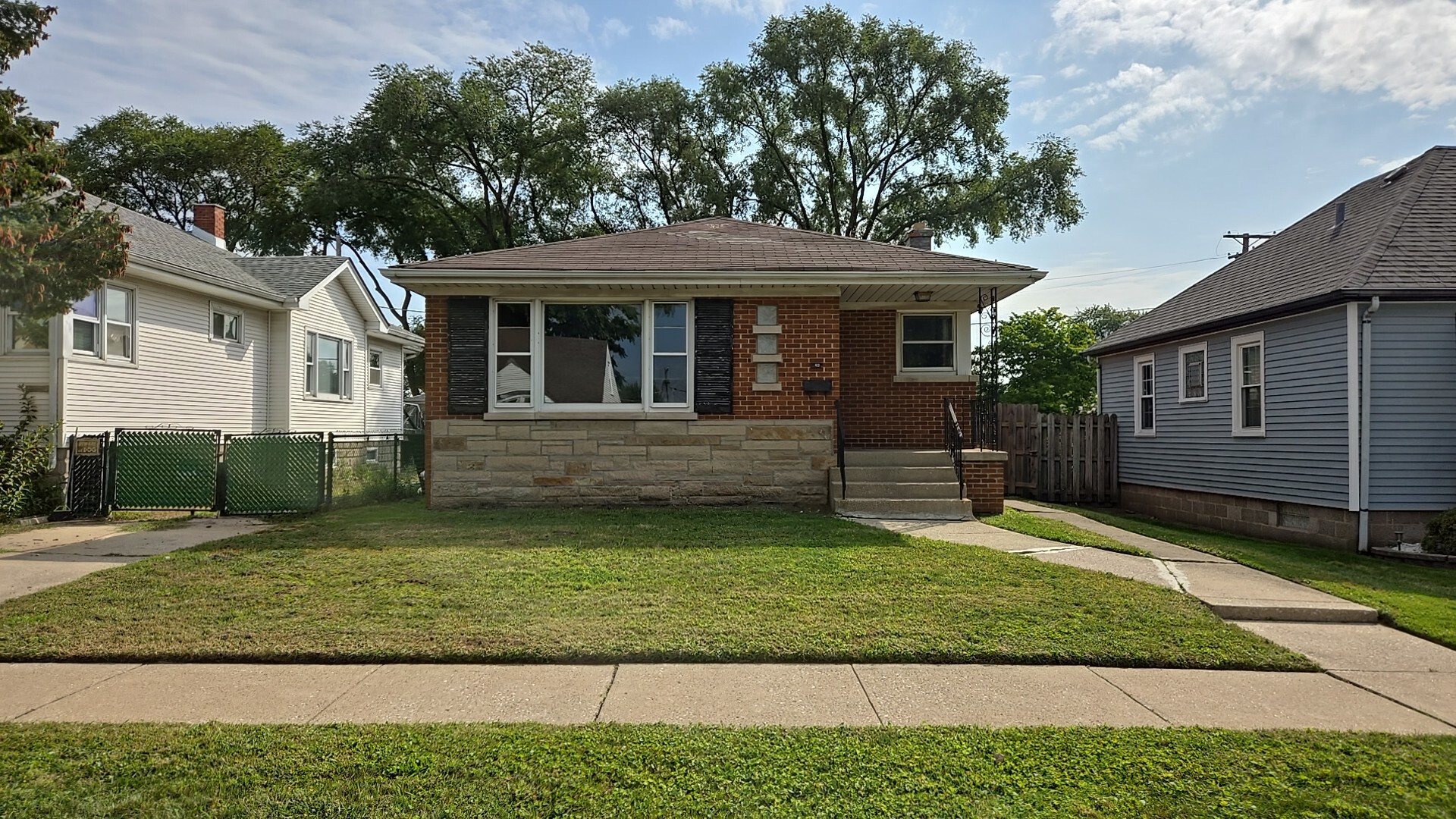 413 Greenbay Ave Calumet City, IL 60409