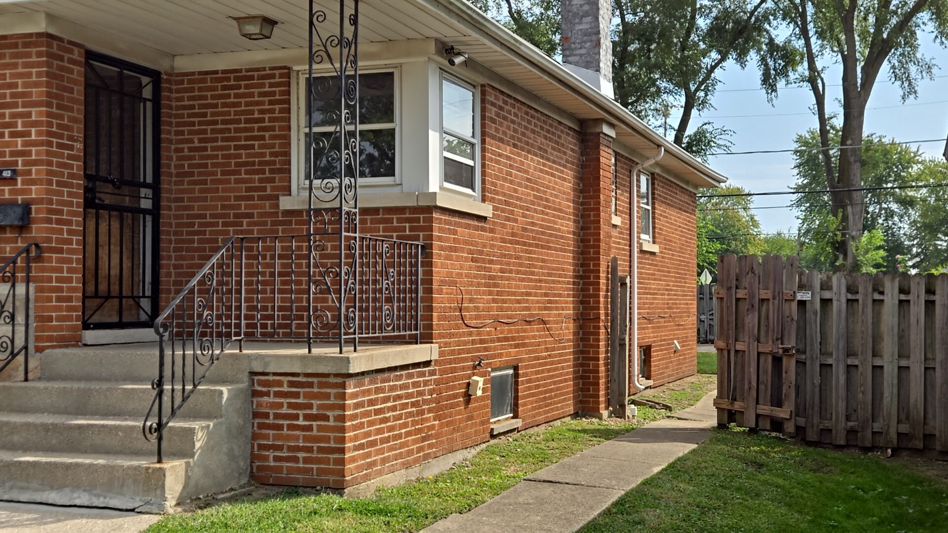 413 Greenbay Ave Calumet City, IL 60409