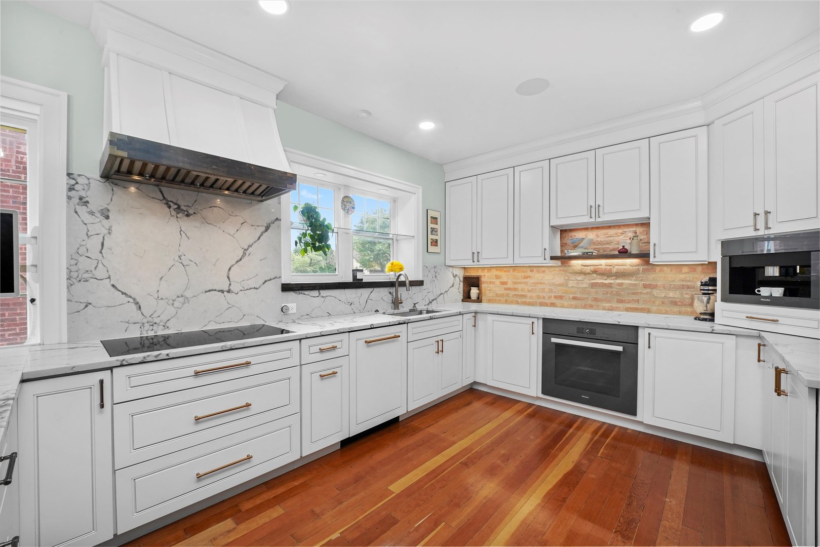 1104 Fair Oaks Ave Oak Park, IL 60302