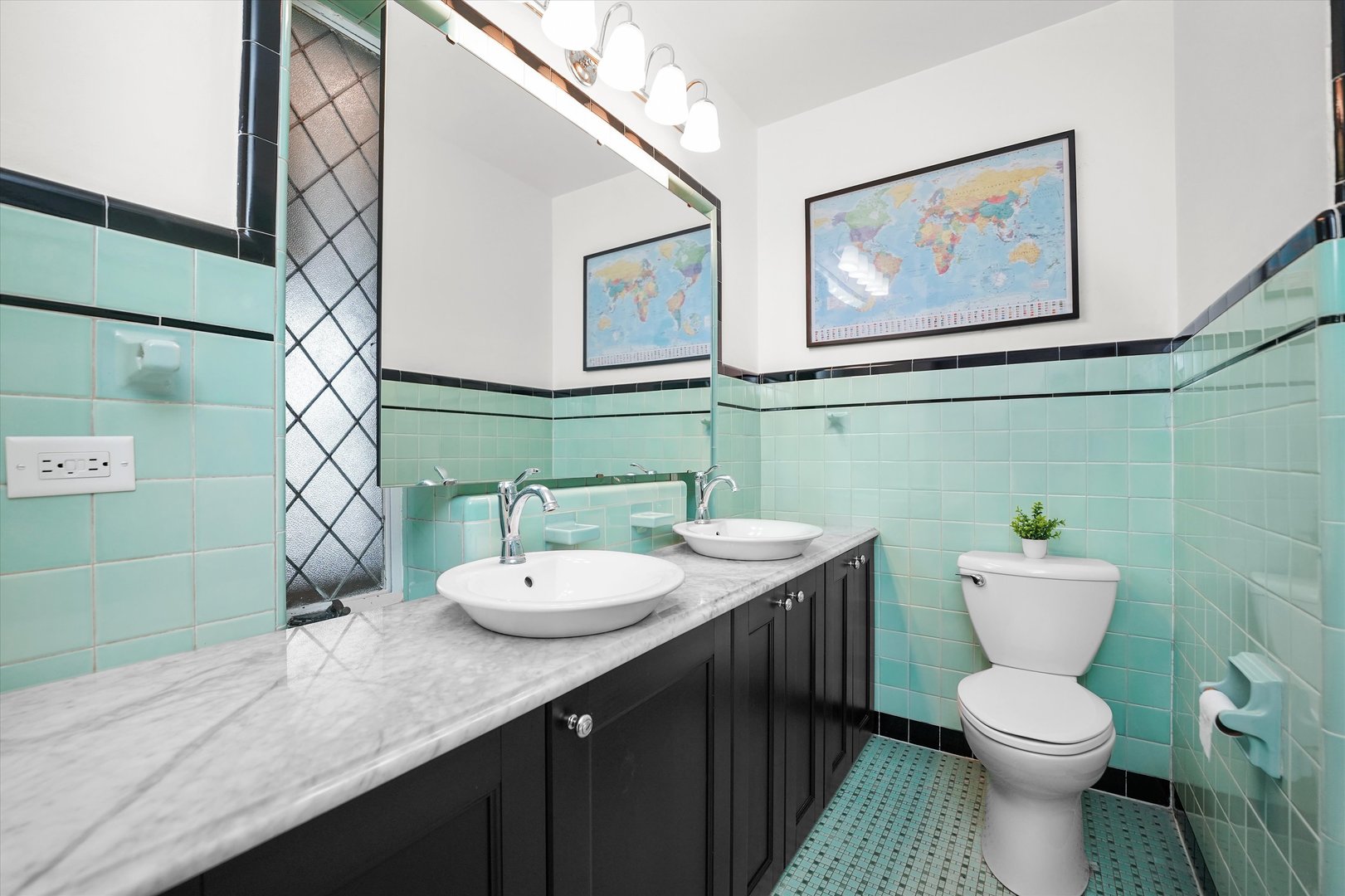 1104 Fair Oaks Ave Oak Park, IL 60302