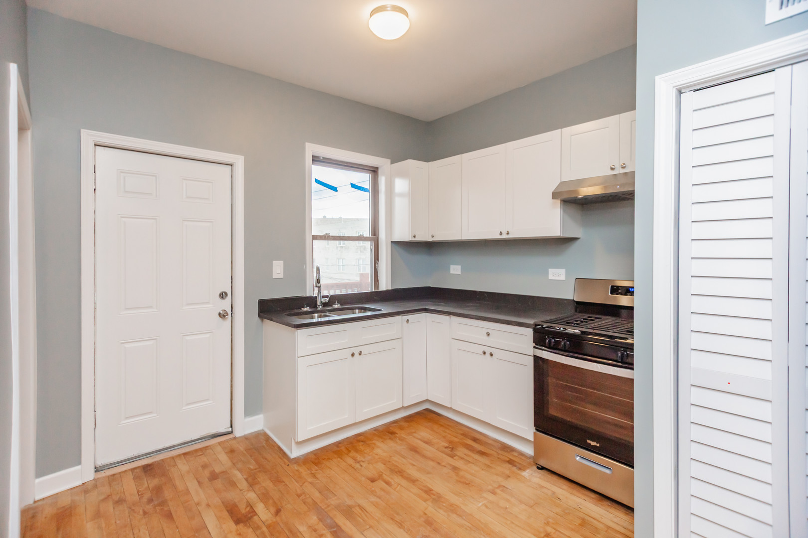 925 S Laflin St #2R Chicago, IL 60607