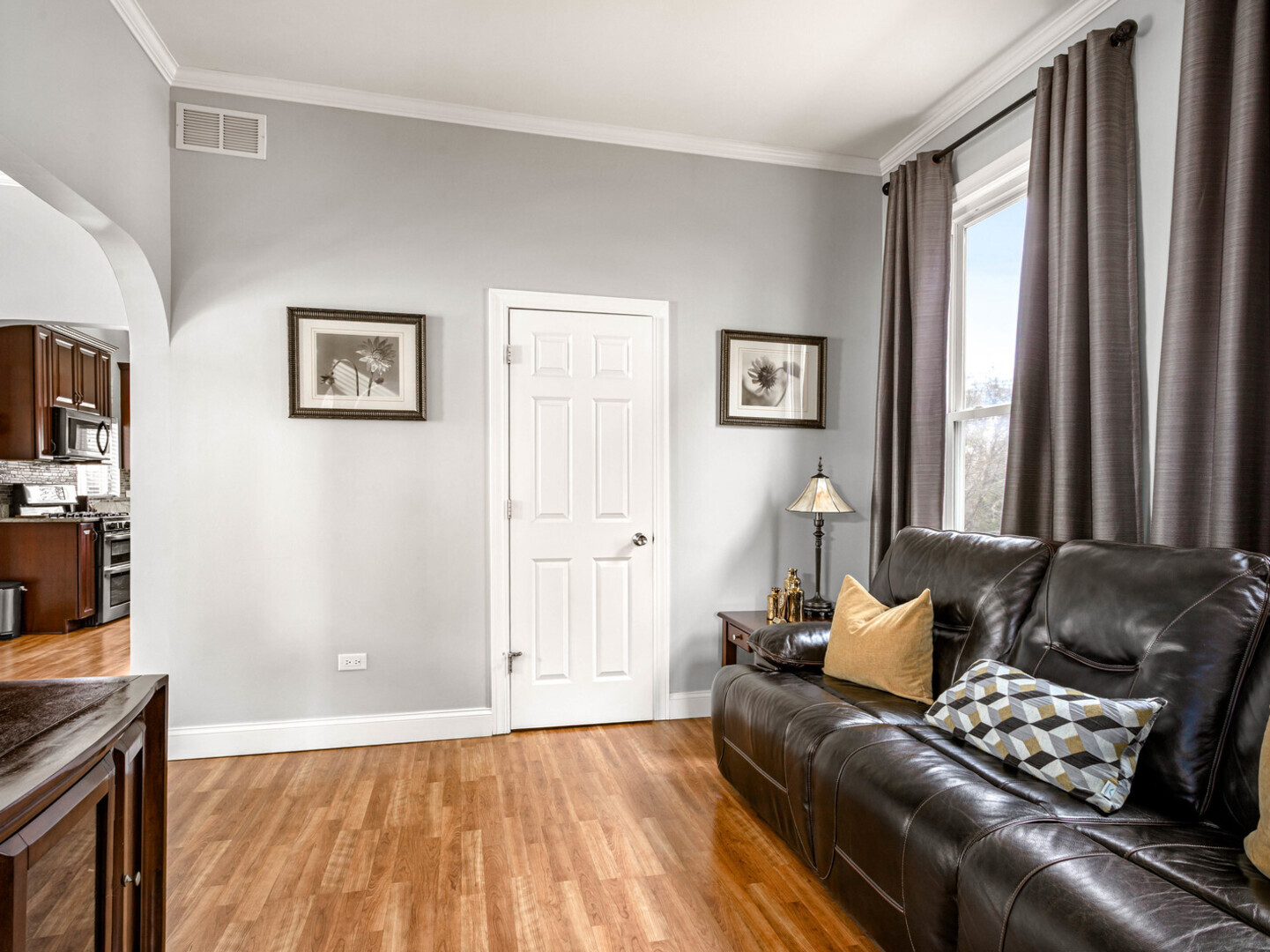 506 W Oneida St Joliet, IL 60435