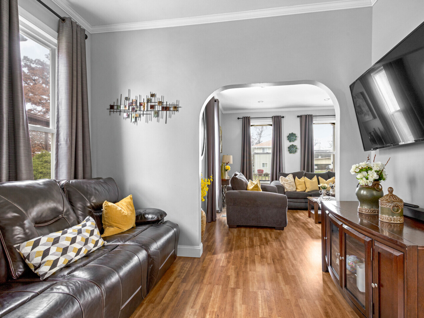 506 W Oneida St Joliet, IL 60435