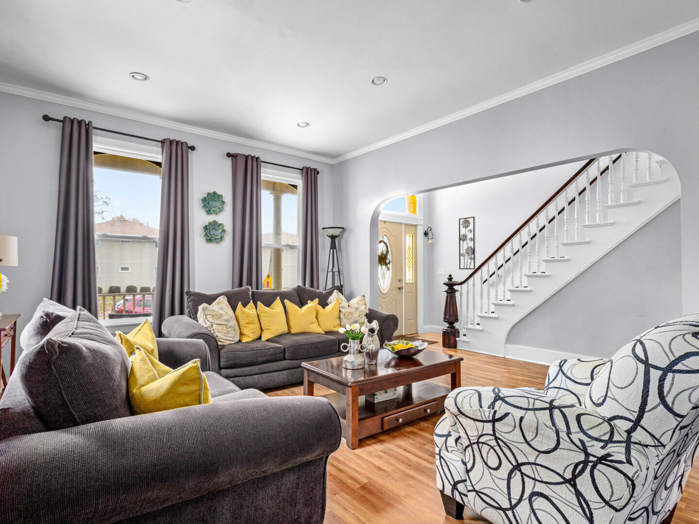 506 W Oneida St Joliet, IL 60435