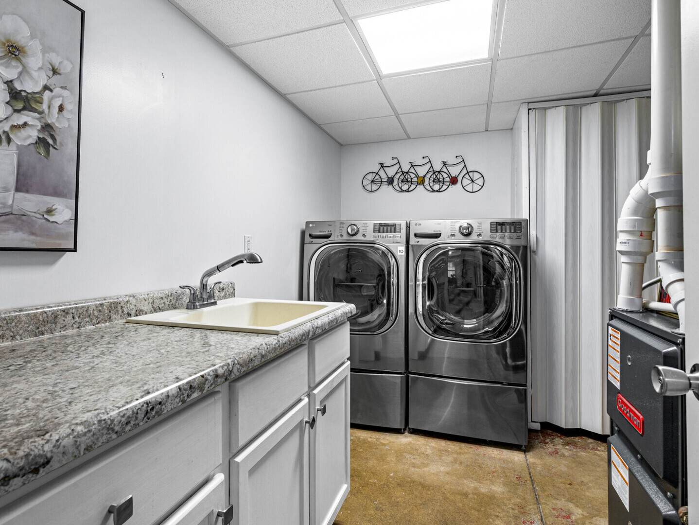 506 W Oneida St Joliet, IL 60435