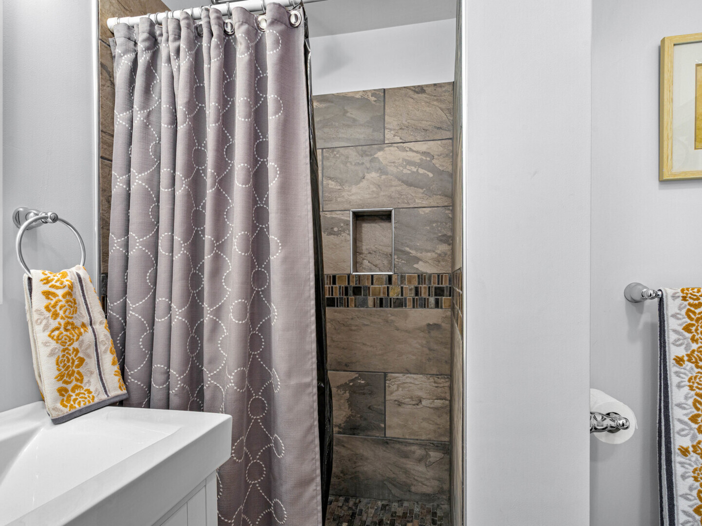 506 W Oneida St Joliet, IL 60435