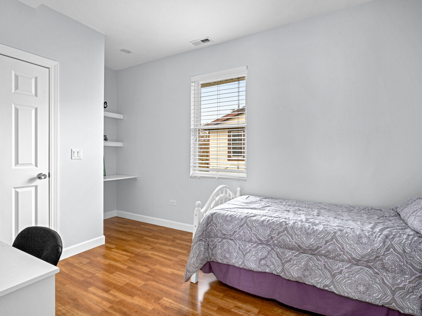 506 W Oneida St Joliet, IL 60435