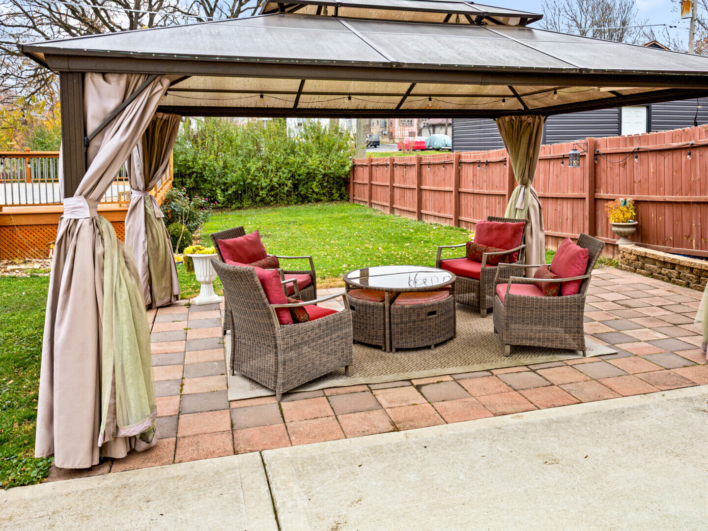 506 W Oneida St Joliet, IL 60435