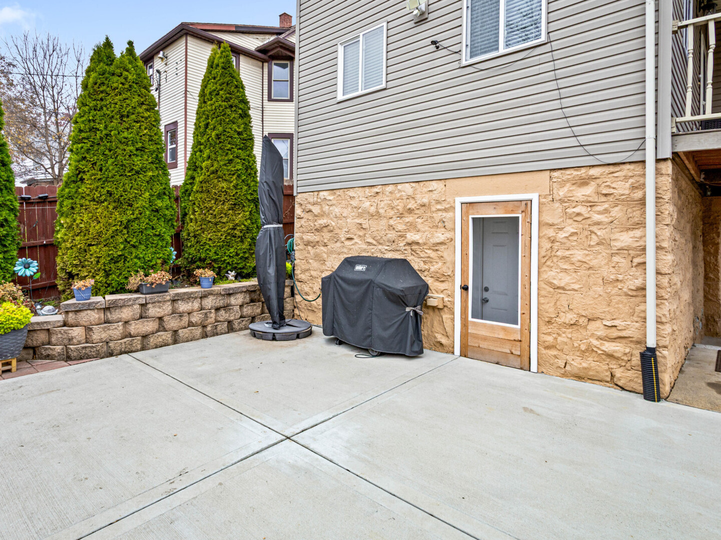 506 W Oneida St Joliet, IL 60435