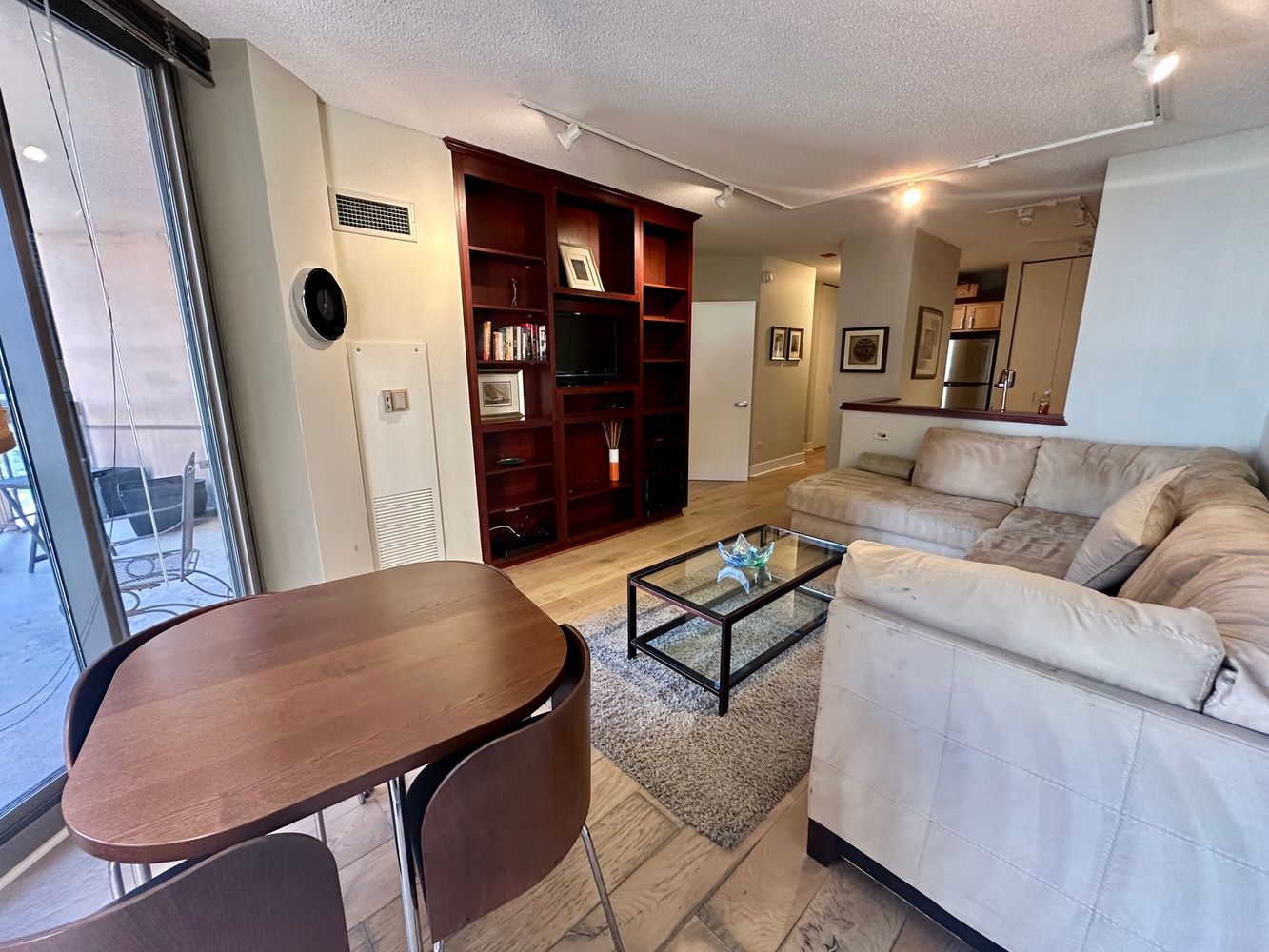 222 N COLUMBUS Dr #1407 Chicago, IL 60601