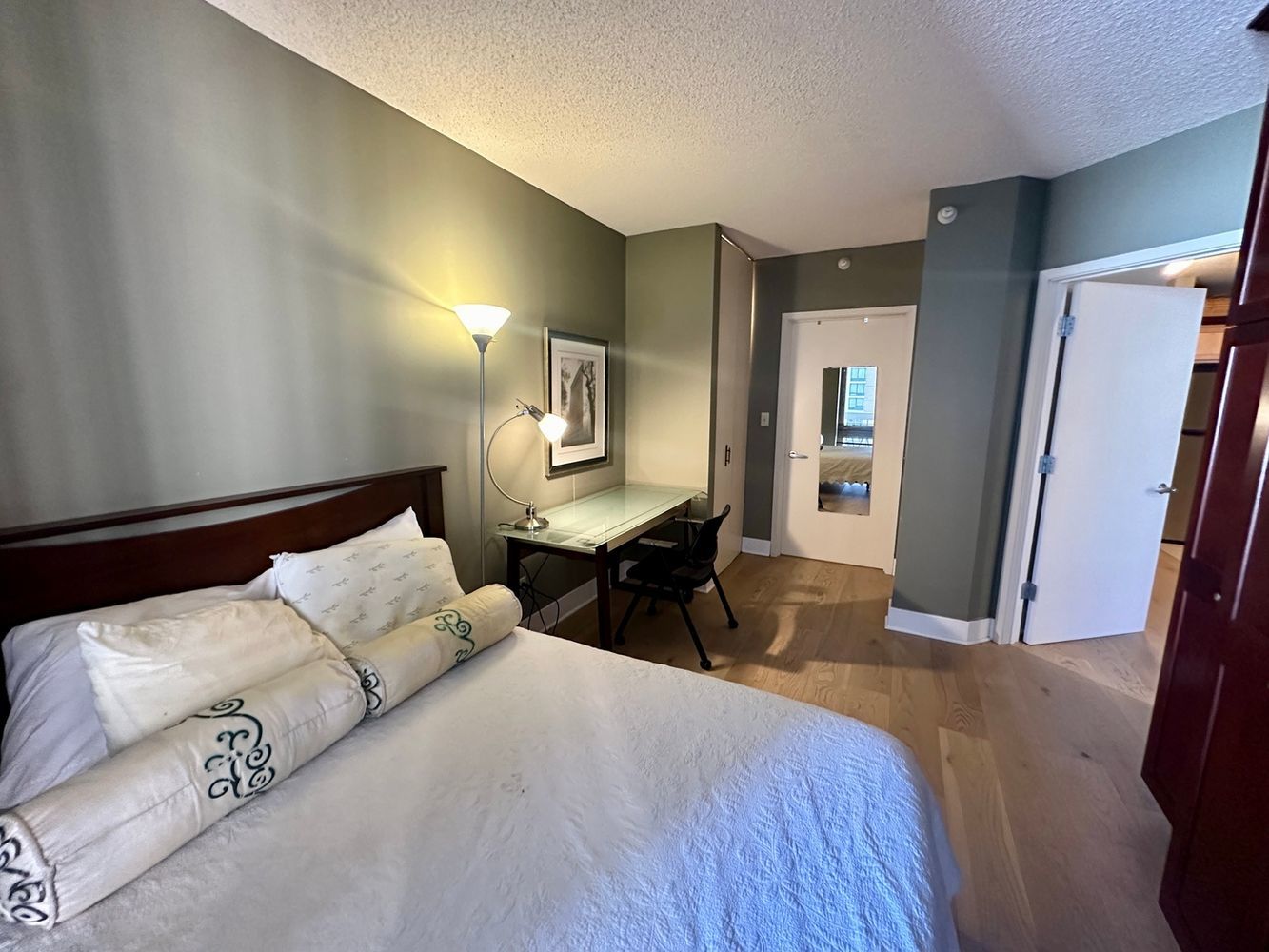 222 N COLUMBUS Dr #1407 Chicago, IL 60601