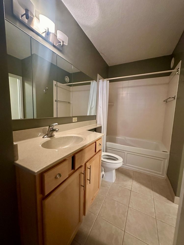 222 N COLUMBUS Dr #1407 Chicago, IL 60601