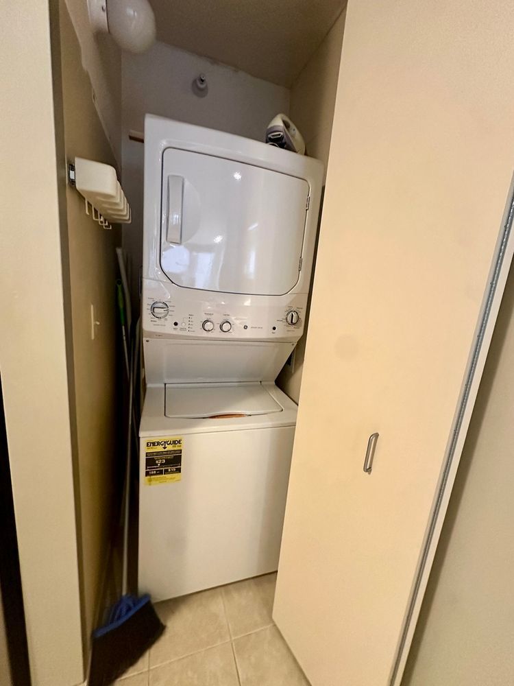 222 N COLUMBUS Dr #1407 Chicago, IL 60601