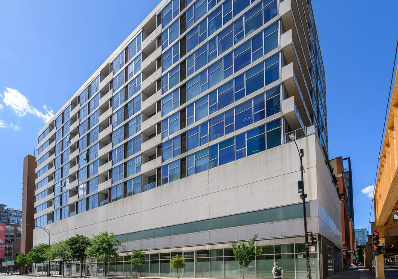 630 N Franklin St #915