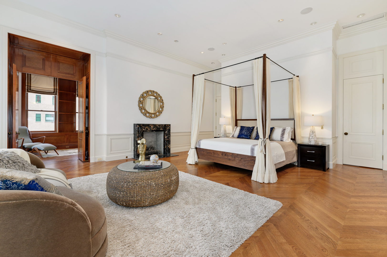 189 E Lk Shr Dr #PH18 Chicago, IL 60611